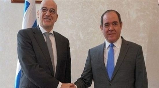 وزير الخارجية اليوناني: ندعم خروج القوات الأجنبية من ليبيا