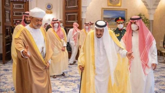 سلطان عُمان يهنئ العاهل السعودي باليوم الوطني للمملكة