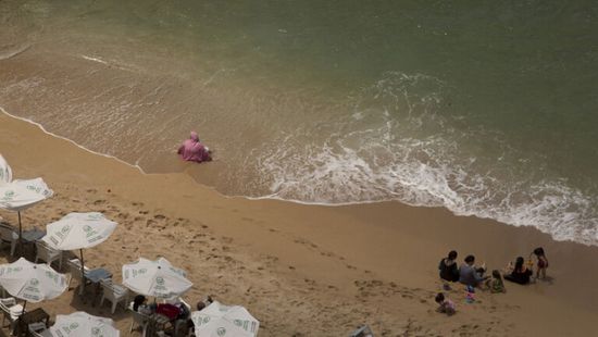 مصر: منع النزول في شواطئ بورسعيد بسبب الطقس السيء