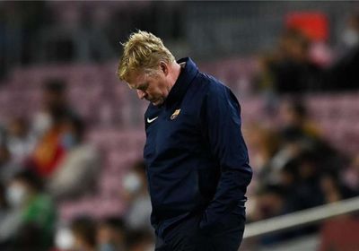 برشلونة يهدد مقعد كومان بتعادل متواضع مع قادش