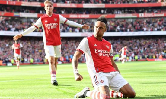  أوباميانج: دعم مشجعي آرسنال يعني العالم لنا