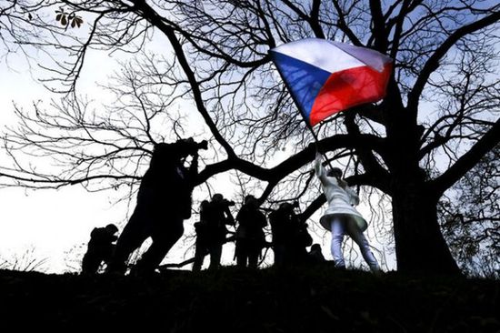  التشيك تشتري منظومة دفاع جوي من إسرائيل