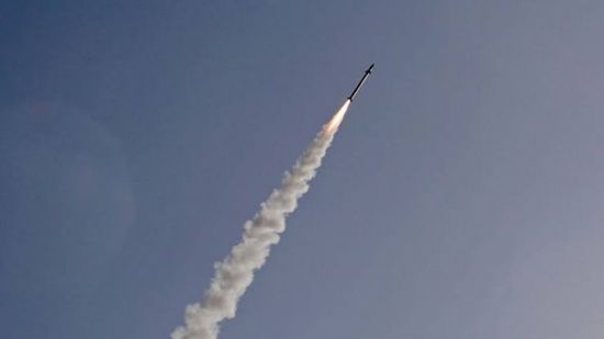 إطلاق صاروخ باليستي من وسط أحياء صنعاء