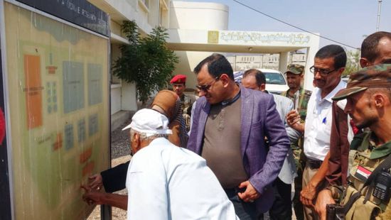 السقطري يطلع على أضرار مركز الأحياء المائية بالبريقة