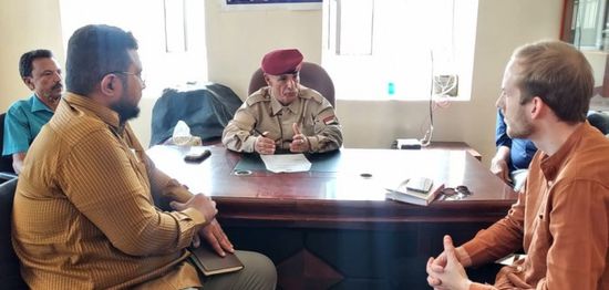 "انتقالي الضالع" و"الصليب الأحمر" يبحثان الاحتياجات الإنسانية