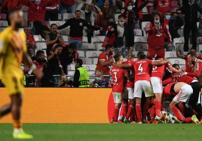 بنفيكا يكبد برشلونة هزيمة مهينة في دوري الأبطال