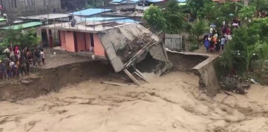  مقتل 4 أشخاص في فيضانات بإندونيسيا