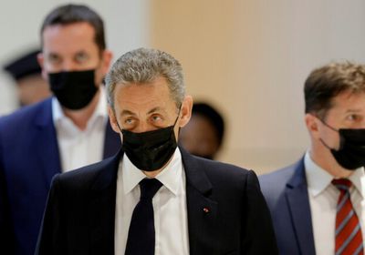  فرنسا: الحكم على ساركوزي بالسجن في منزله