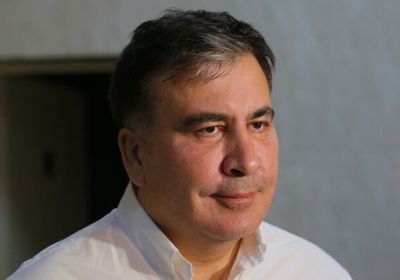 احتجاز الرئيس الجورجي الأسبق "ساكاشفيلي" بعد وصوله إلى بلاده