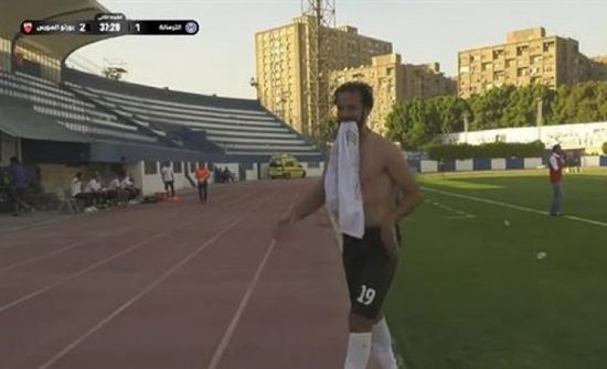 حدث في الكرة المصرية.. لاعب يحتفل بطريقة تعرضه للطرد