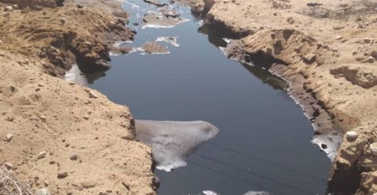 مليشيا الشرعية تختطف 8 مواطنين معترضين على تسرب نفط شبوة