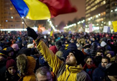 رومانيا تشهد تظاهرات حاشدة ضد إجراءات كورونا