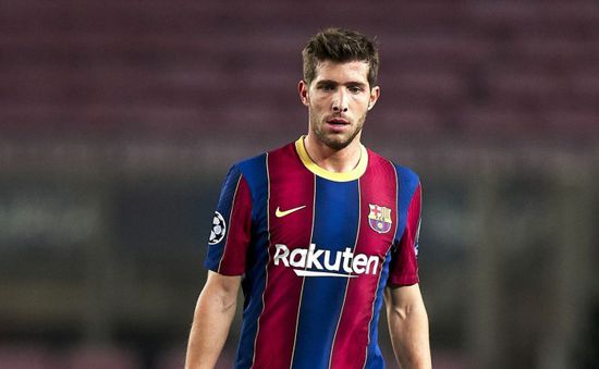 إنريكي يستدعي روبيرتو بعد إصابة مينيديز