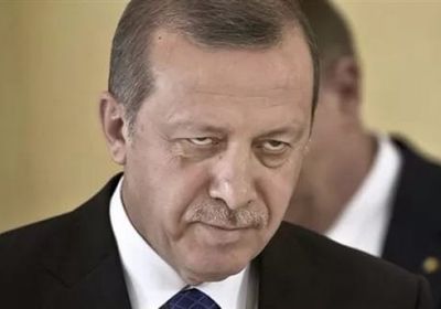  سياسي يتهم أردوغان بنوك تركيا من أرصدتها
