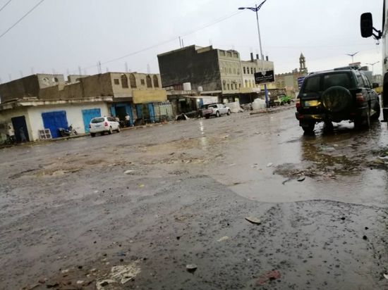 الأمطار والأوحال تعطل مظاهر الحياة بردفان
