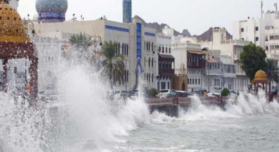 وفاة 11 شخصا جراء إعصار شاهين بعُمان