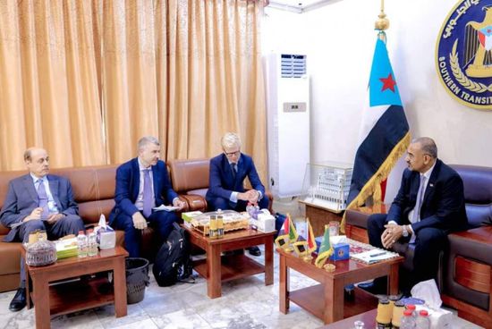 الزُبيدي يستقبل المبعوث الأممي في العاصمة عدن