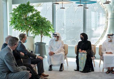 مكتوم بن راشد يلتقي رئيس شركة UPS العالمية بإكسبو