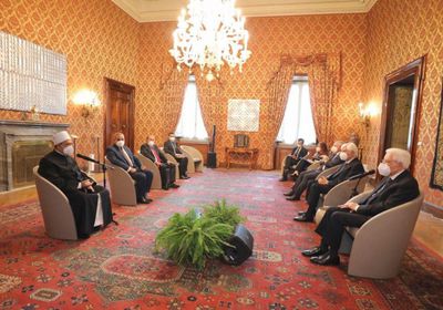  تفاصيل لقاء شيخ الأزهر بالرئيس الإيطالي في روما ( صور)