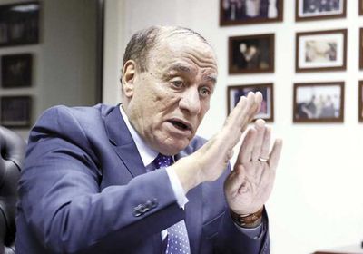 اللواء سمير فرج.. قائد كتيبة السيسي الذي منحه امتياز منذ 40 عامًا