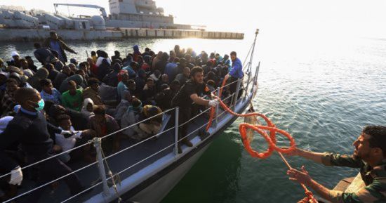 ليبيا: انتشال جثث 17 مهاجرًا من البحر