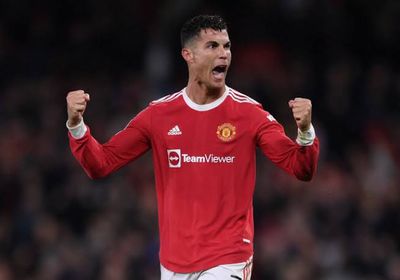 رونالدو يتفوق على صلاح في سباق لاعب الشهر