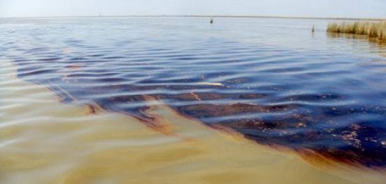  ليبيا: السيطرة على تسرب نفطي في موقع بحري