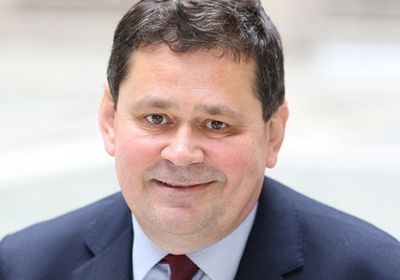 السفير البريطاني في السعودية يدين العنف الحوثي