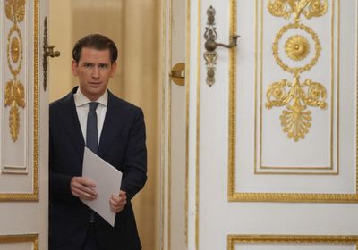 مستشار النمسا يعلن استقالته عقب اتهامه بالرشوة والفساد المالي