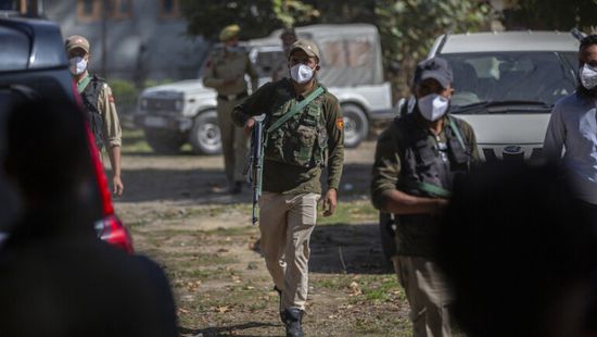 الشرطة الهندية تعتقل المئات في كشمير