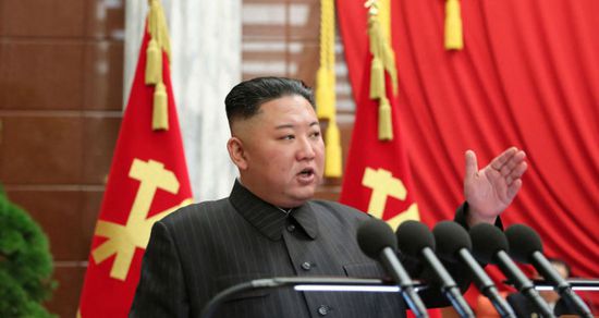 زعيم كوريا الشمالية يحث حكومته على مواجهة اقتصاد كئيب