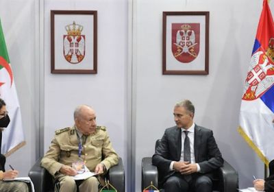 وزير الدفاع الصربي ورئيس أركان الجيش الجزائري يبحثان العلاقات الثنائية