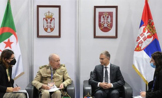 وزير الدفاع الصربي ورئيس أركان الجيش الجزائري يبحثان العلاقات الثنائية