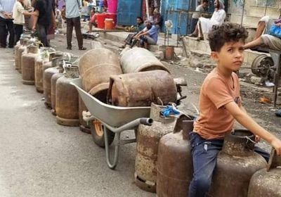 تهريب أسطوانات الغاز يعمق الأزمة بتعز