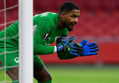 ميلان يفقد حارسه الفرنسي 10 أسابيع للإصابة