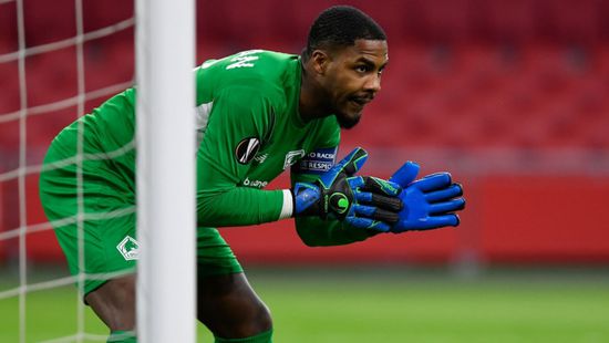 ميلان يفقد حارسه الفرنسي 10 أسابيع للإصابة