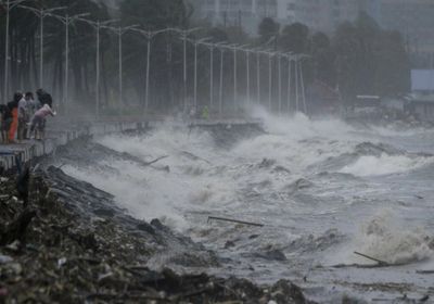  عاصفة كومباسو بالفلبين تقتل 30 شخصا