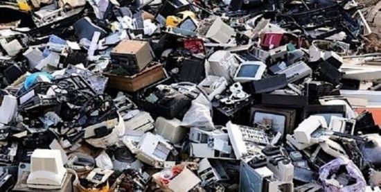 خبراء يحذرون من تزايد حجم النفايات الإلكترونية