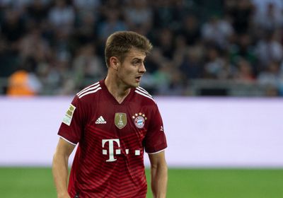 بايرن ميونخ يمدد عقد مدافعه الشاب ستانيشيتش