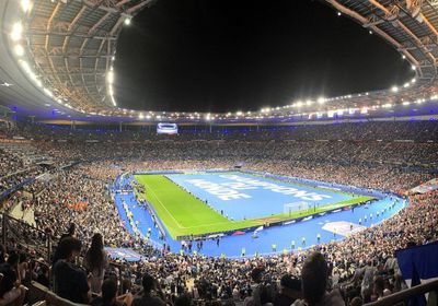 تغيير ملعب مباراة فرنسا وكازاخستان بسبب "القطار السريع"