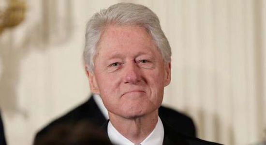 بيل كلينتون يقضي ليلة إضافية بأحد مستشفيات كاليفورنيا