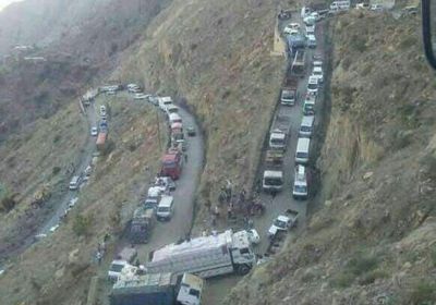 تعطل شاحنة على طريق هيجة العبد