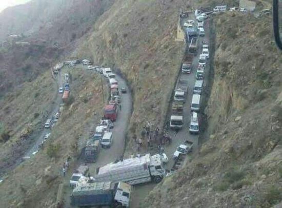 تعطل شاحنة على طريق هيجة العبد