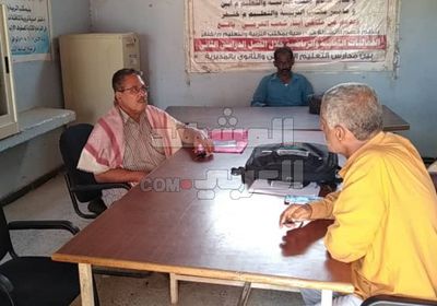 "انتقالي خنفر" يبحث أزمة نقص المعلمين في المديرية