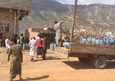 خليفة الإنسانية تسلم 300 أسطوانة غاز للمستفيدين بحديبو