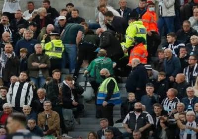  توقف مباراة توتنهام ونيوكاسل بسبب إصابة مشجع بسكتة قلبية