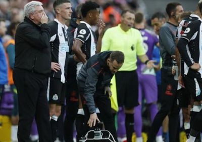 نيوكاسل يوضح حالة المشجع المصاب بالأزمة القلبة