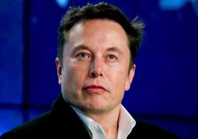 إيلون ماسك.. أغنى رجل في العالم الذي يحلم باستعمار المريخ