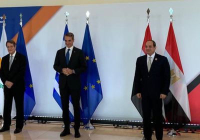 السيسي يشيد بالربط الكهربائي مع قبرص واليونان