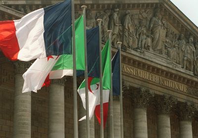 باريس تطالب الجزائر باحترام السيادة الفرنسية